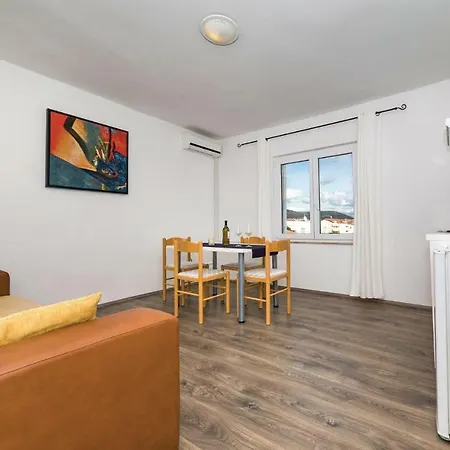 One-bedroom In Traù
